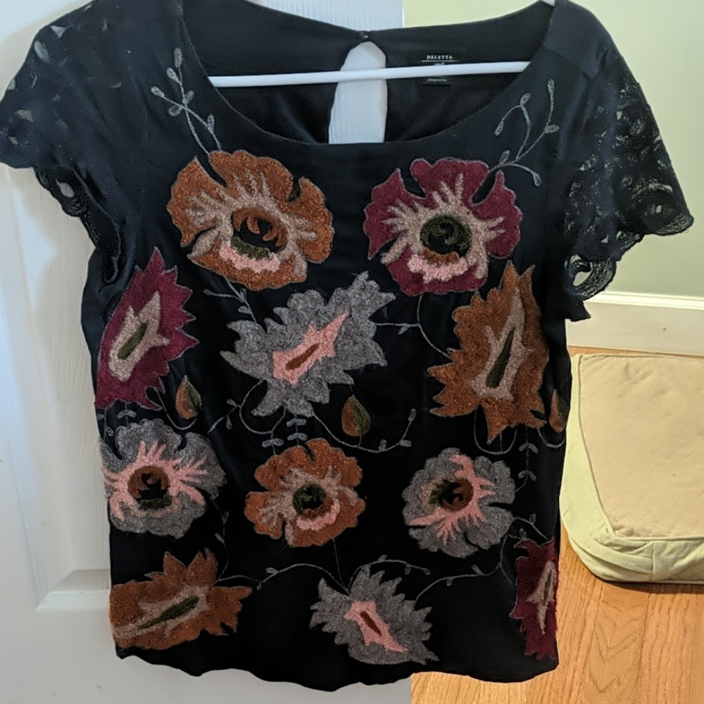 Deletta Embroidered Blouse